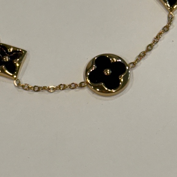 Parisian Glam Black Enamel Clover Charm Bracelet Small Size - Picture 4 of 11